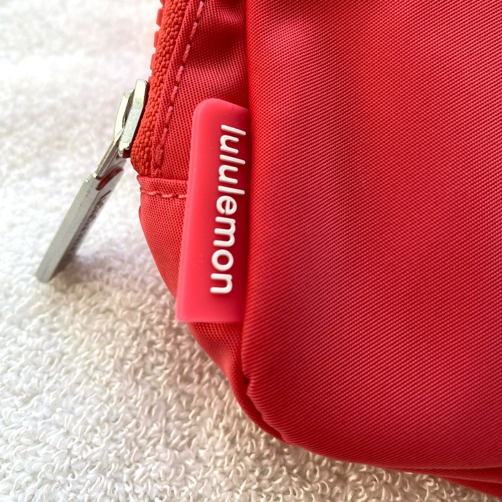 Lululemon Everywhere Belt Bag 🌸🌺👙🦩Pale Raspberry New with Tags attached PLRA - Picture 7 of 10